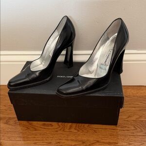 Dolce & Gabbana Black Patent Leather Sculpted Heel Pumps